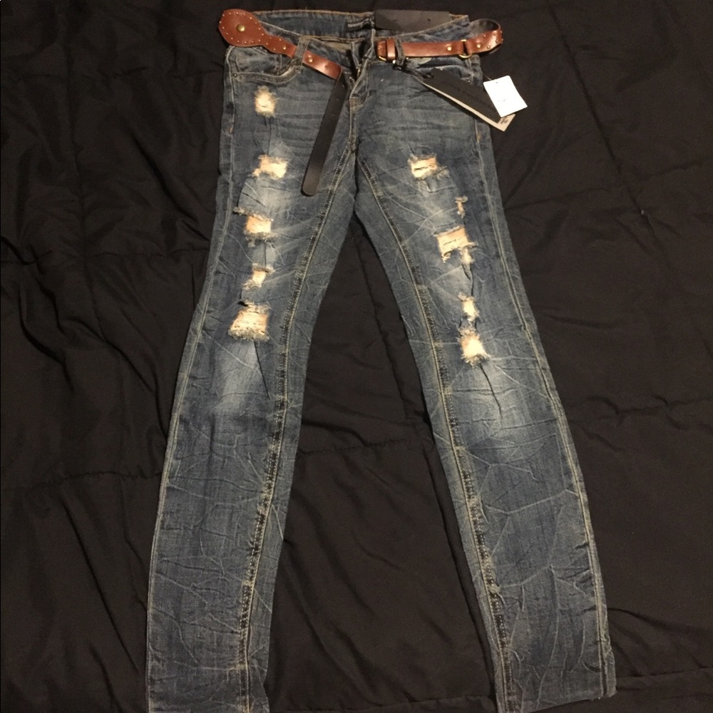 Distressed Skinny jeans